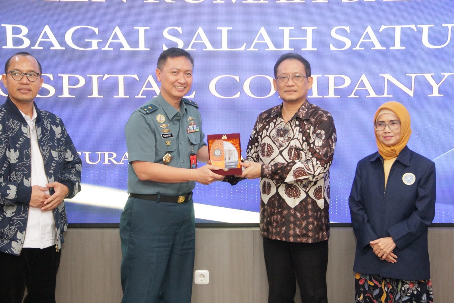Wakapuskes TNI Hadir sebagai Narasumber di Pasca Sarjana Unair